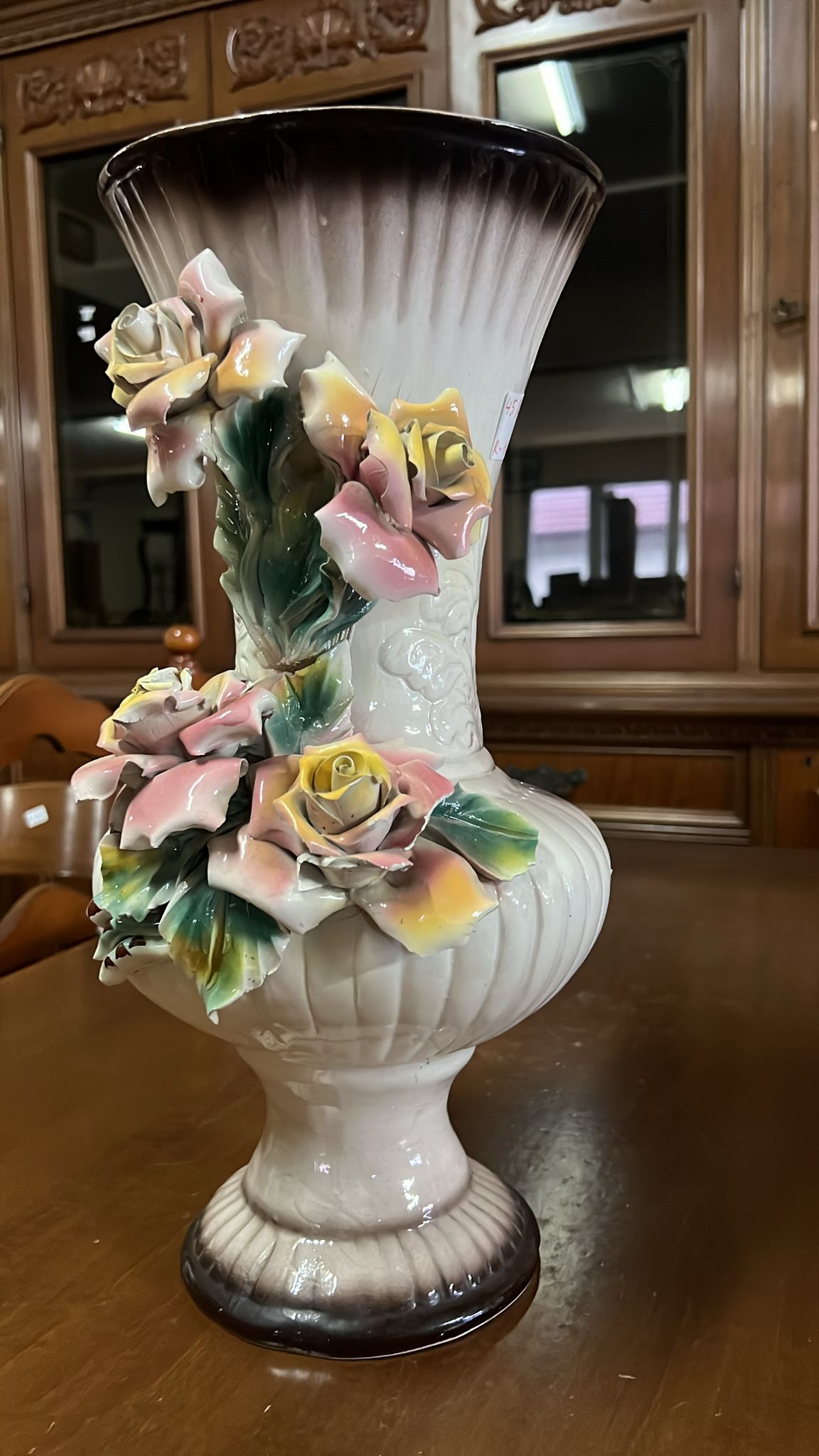 Vază ceramică decorativă vintage cu flori în relief R-145 - imagine 2