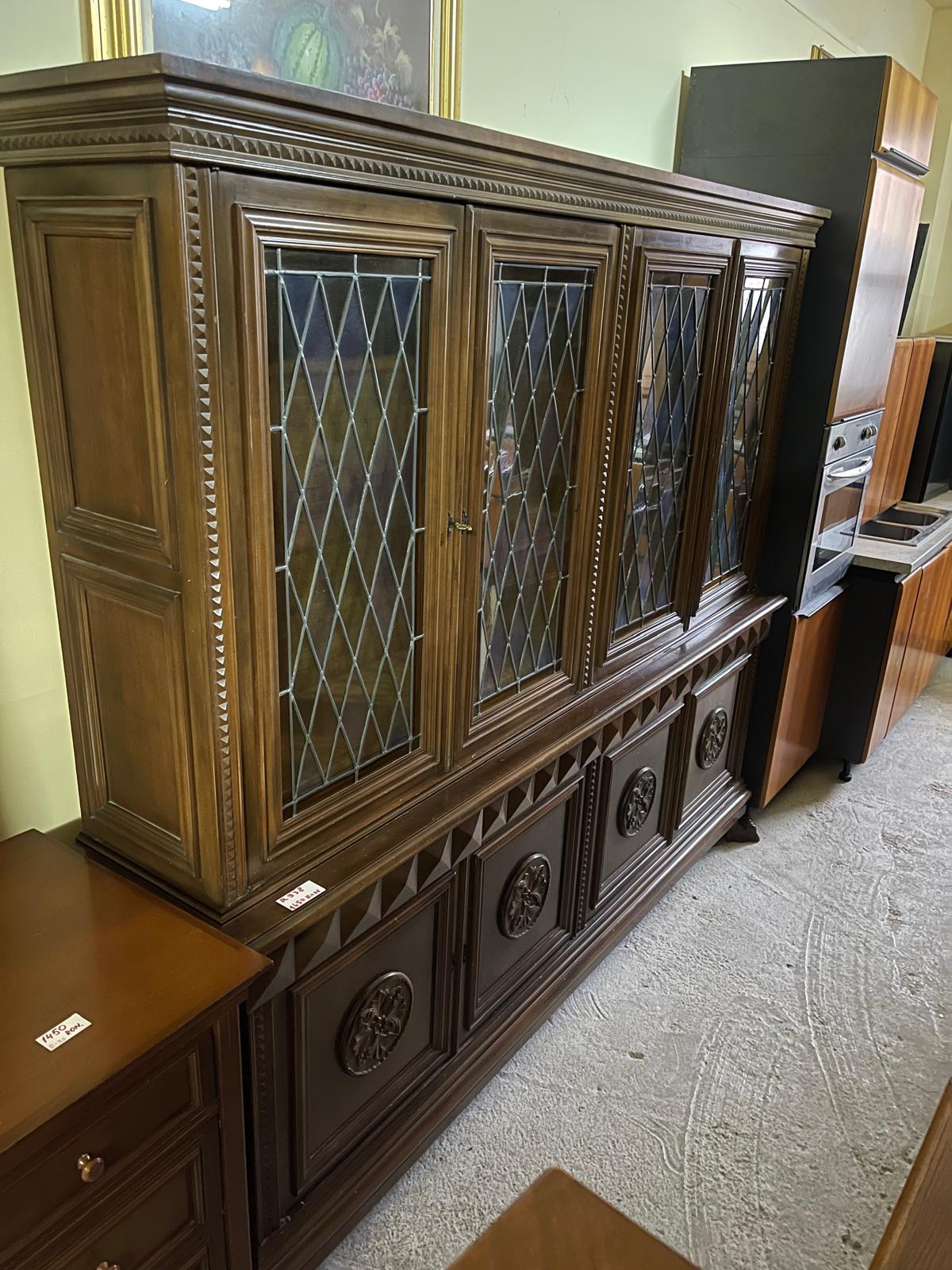 Bufet cu vitrină din lemn de nuc made in italy R-938