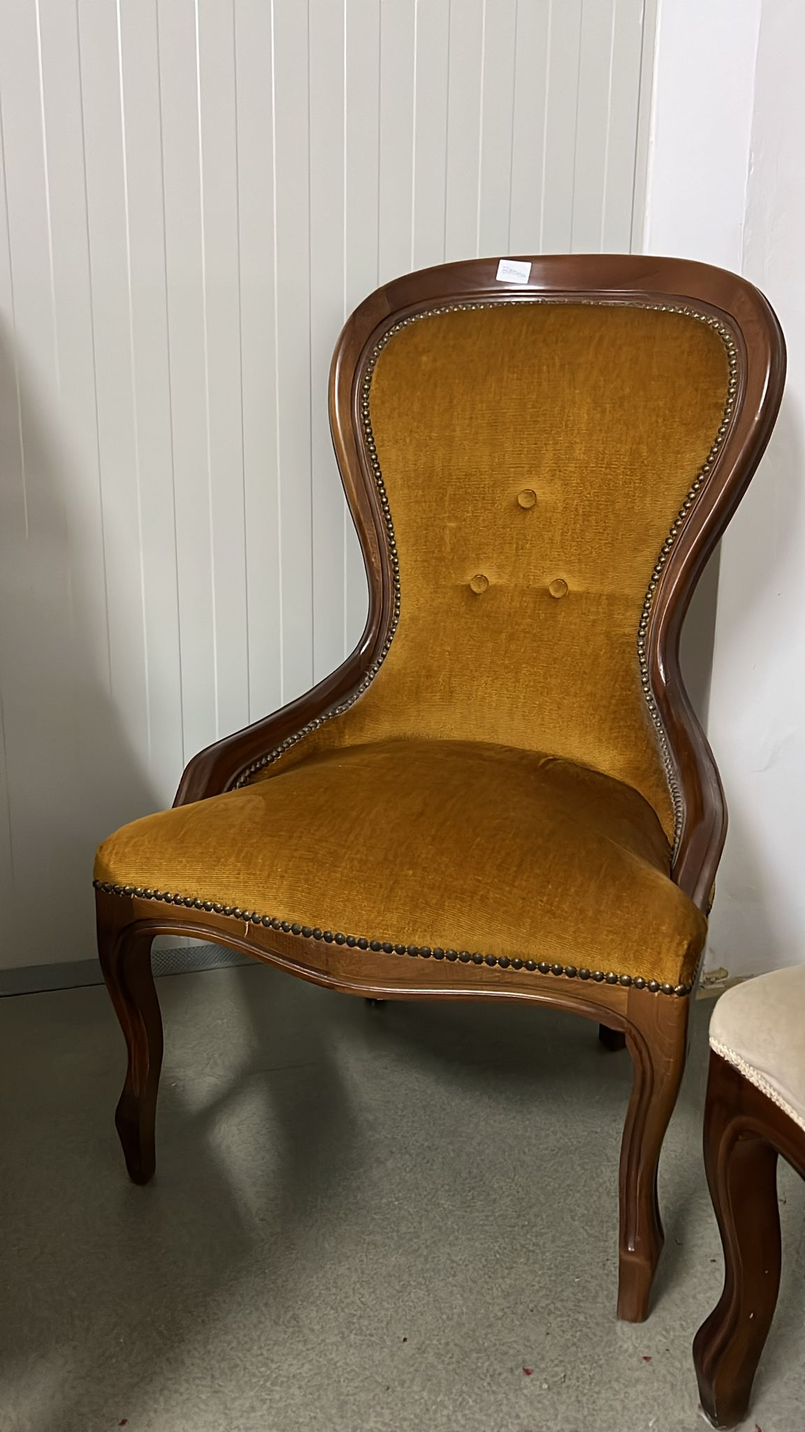 Scaun elegant vintage tapițat muștar – sh de calitate italiană