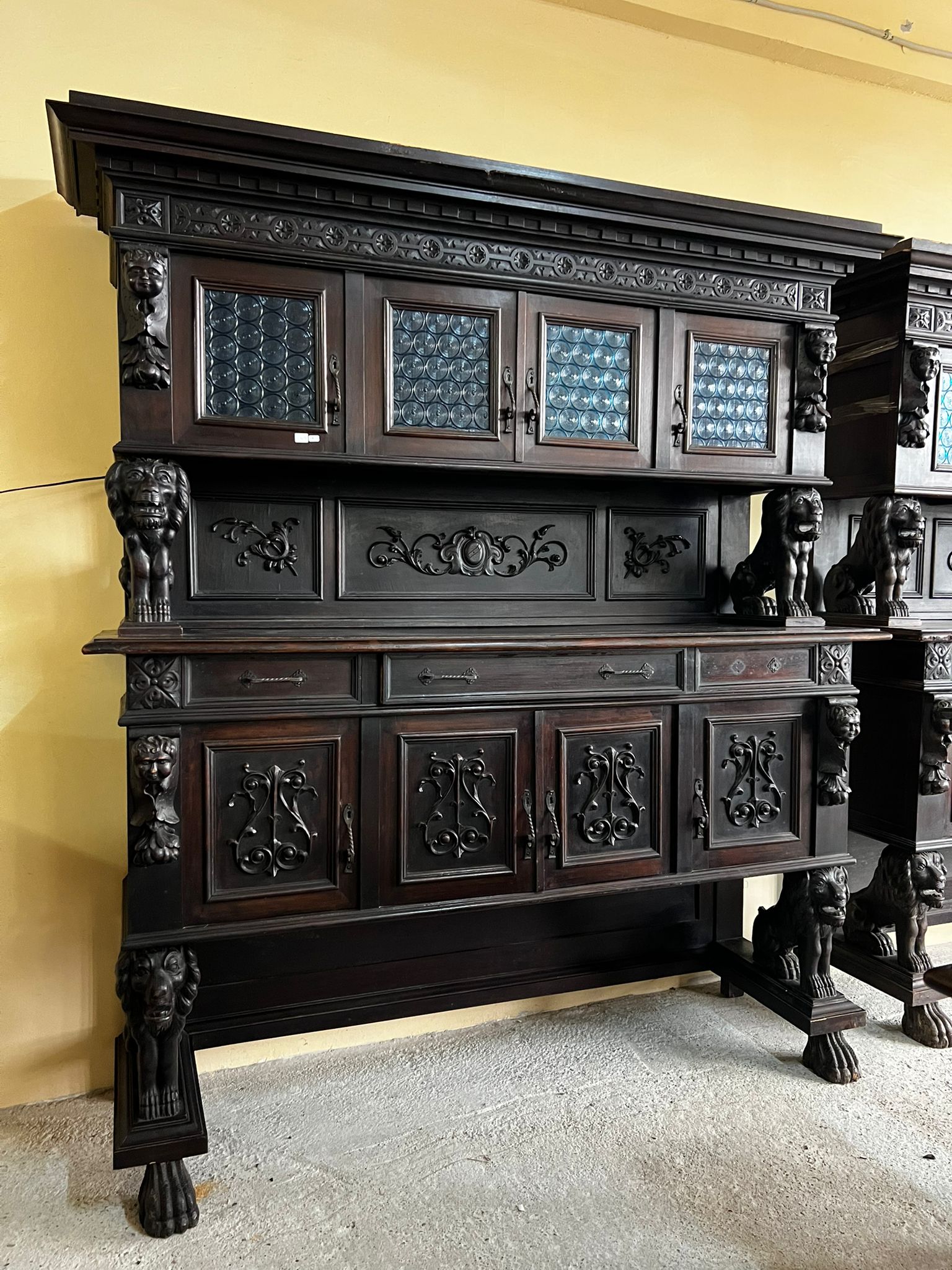 Bufet vintage din lemn masiv sculptat sh de calitate italiană S-4513