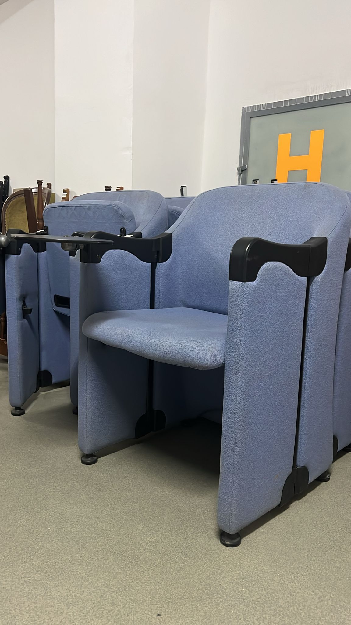 Scaune tip auditoriu cu masă rabatabilă sh de calitate italiană S 3597 - imagine 2