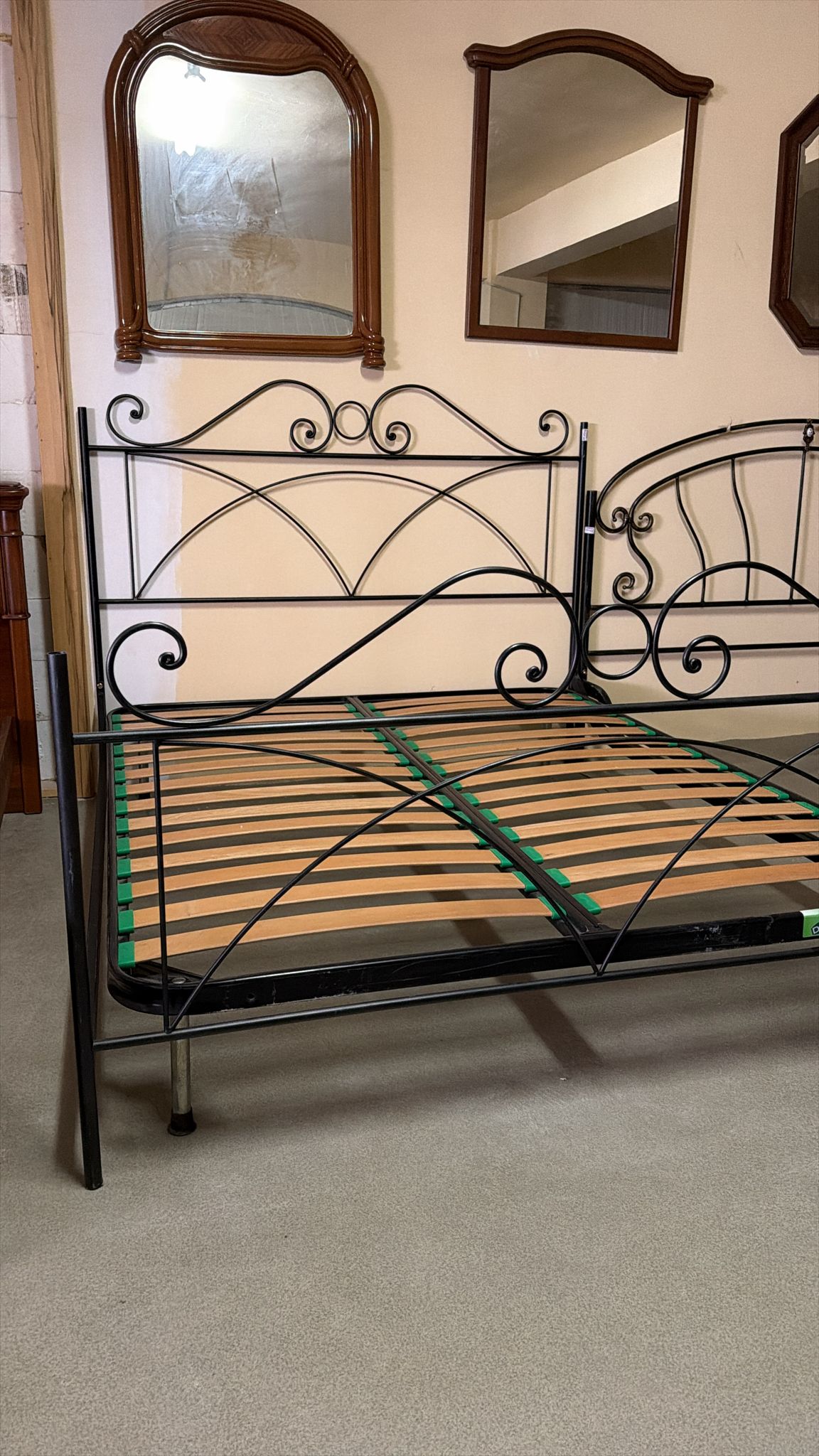 Pat din fier forjat 160x200 cm – model elegant S 3937