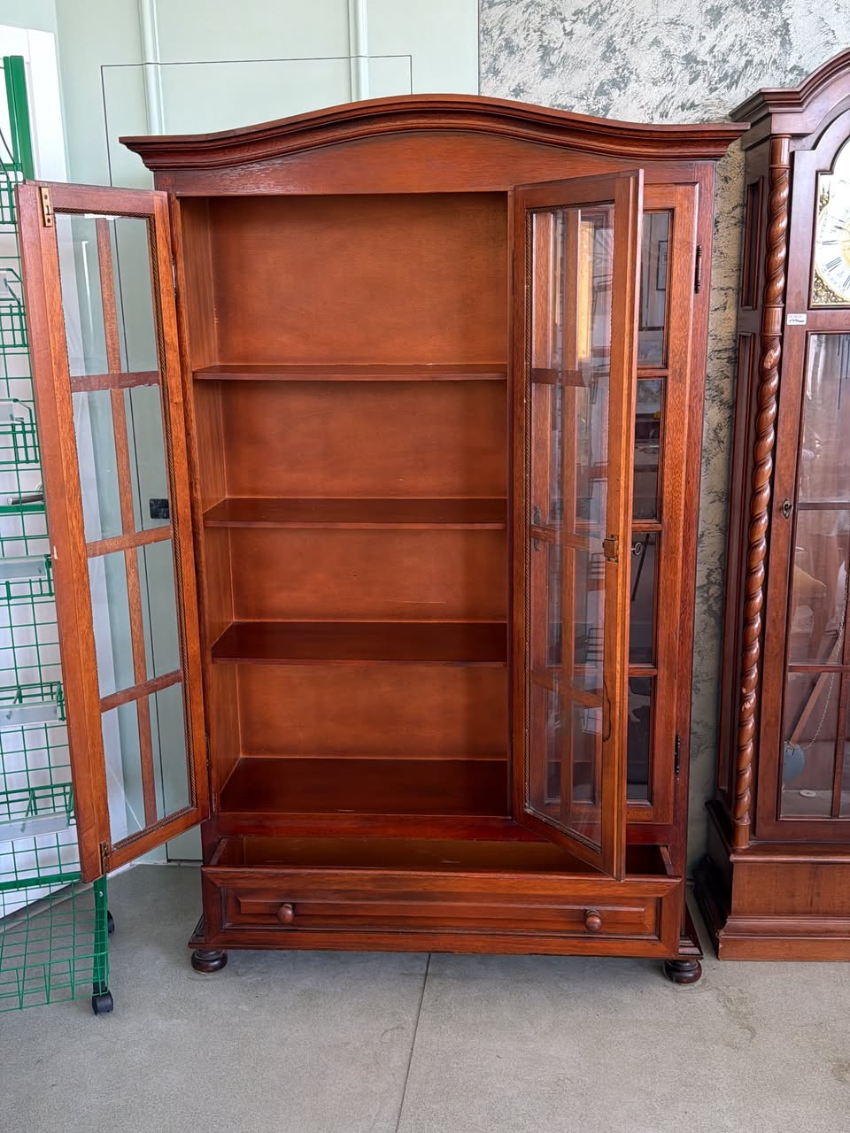 Vitrină din Lemn Masiv cu 3 Uși și Sertar sh de calitate italiană 3944/U - imagine 2