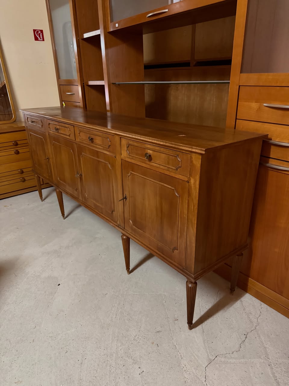 Bufet vintage din lemn masiv SH de calitate italiană 4546/U